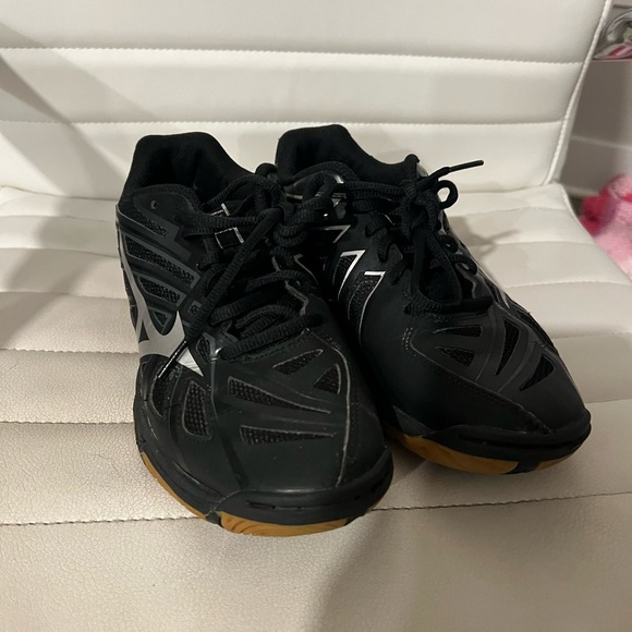 Mizuno Shoes - Mizuno Volleyball Shoes